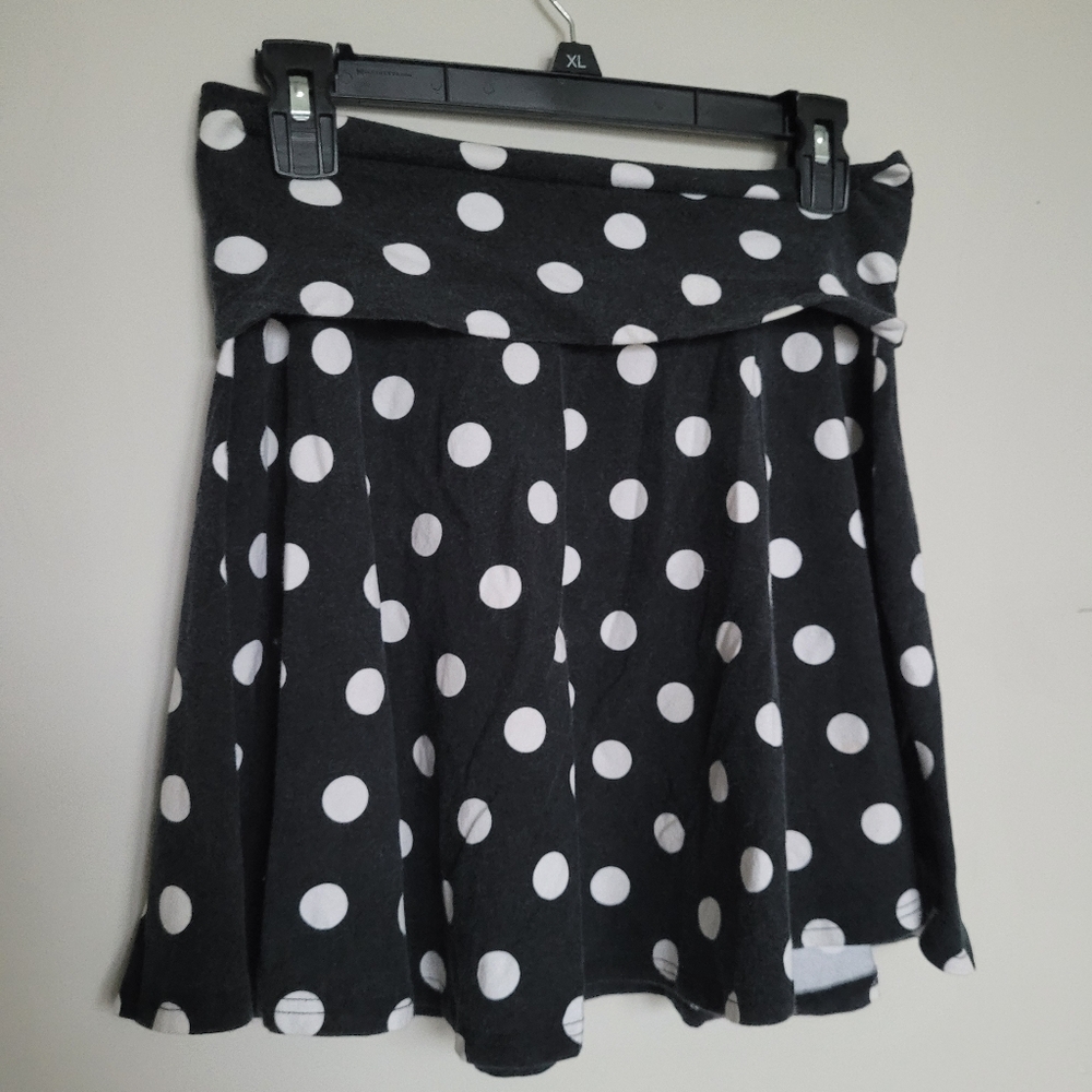 Forever 21 Black and White Ruffled Skater Skirt